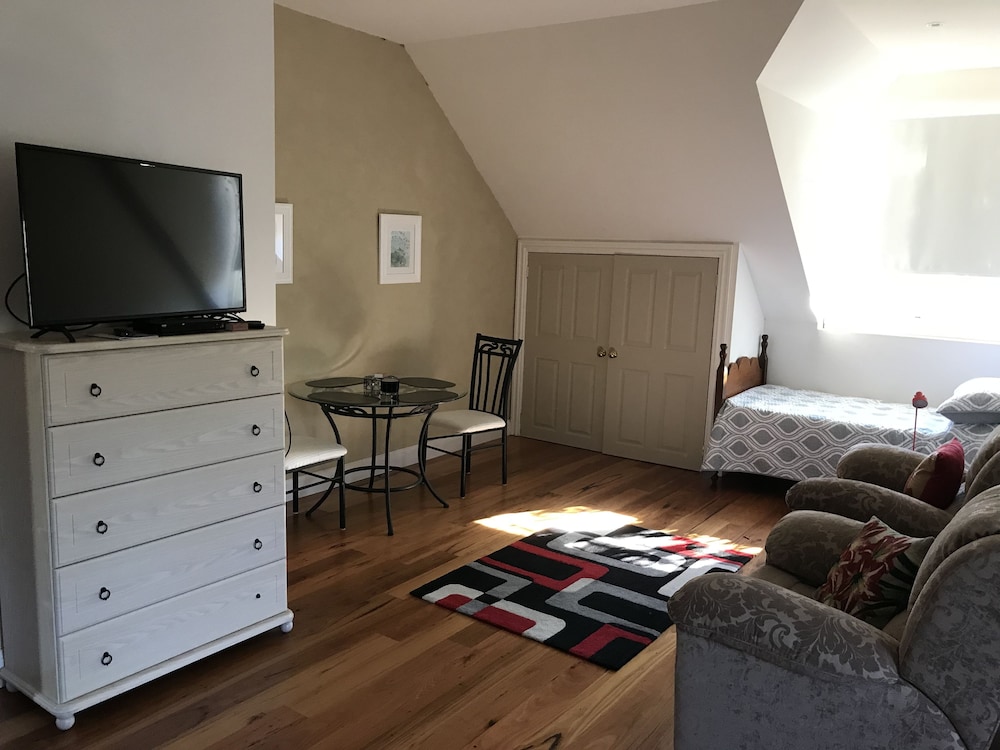House, 2 Bedrooms, Valley View photo 1