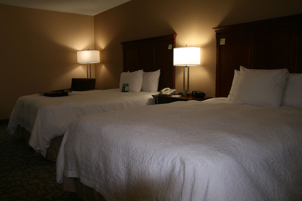 Room, 2 Queen Beds, Accessible, Non Smoking - Photo 2