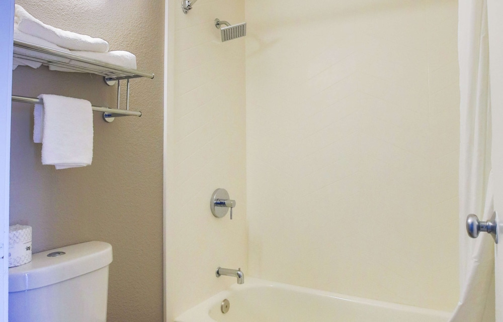 Deluxe Room, 1 Double Bed, Non Smoking, Refrigerator & Microwave