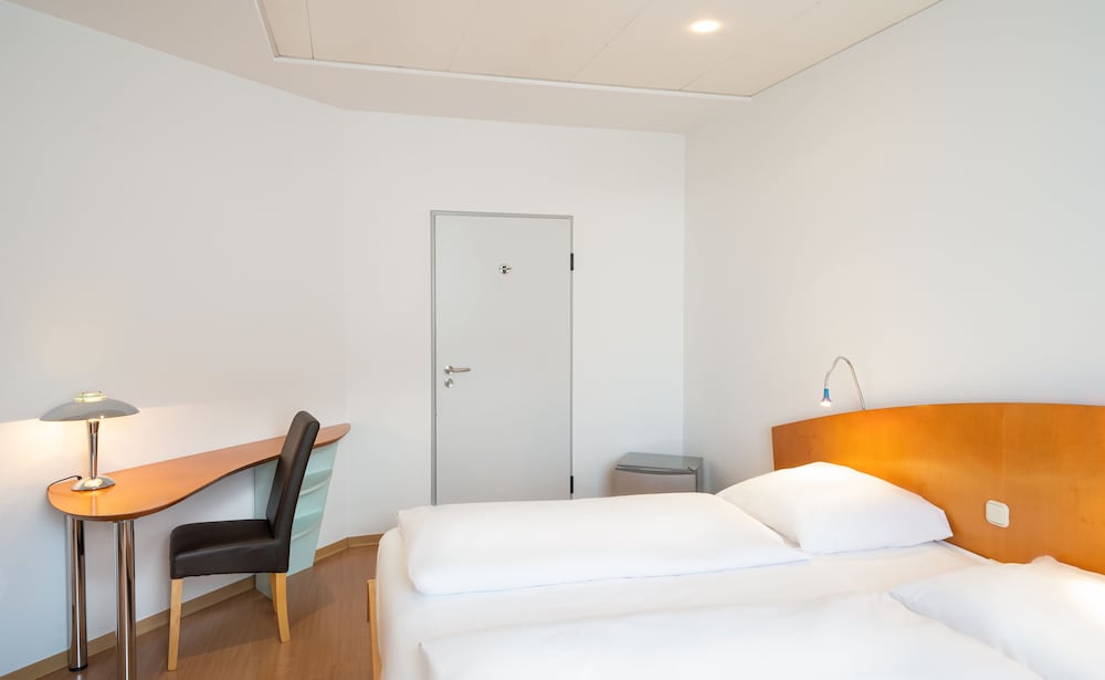 Standard Twin Room photo 3