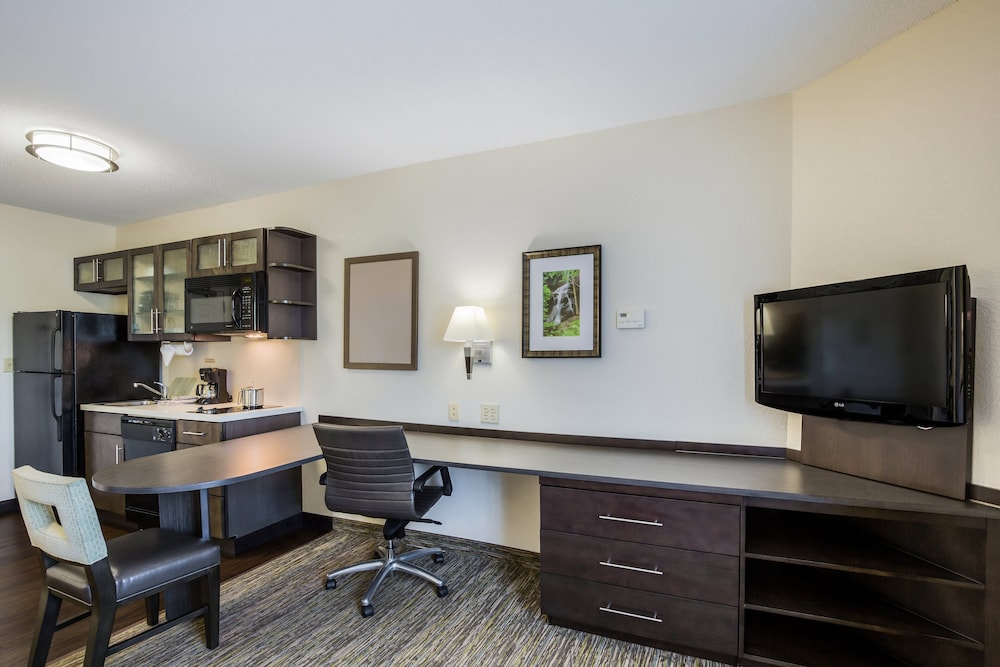 Studio Suite, 1 Queen Bed, Kitchen - Photo 1