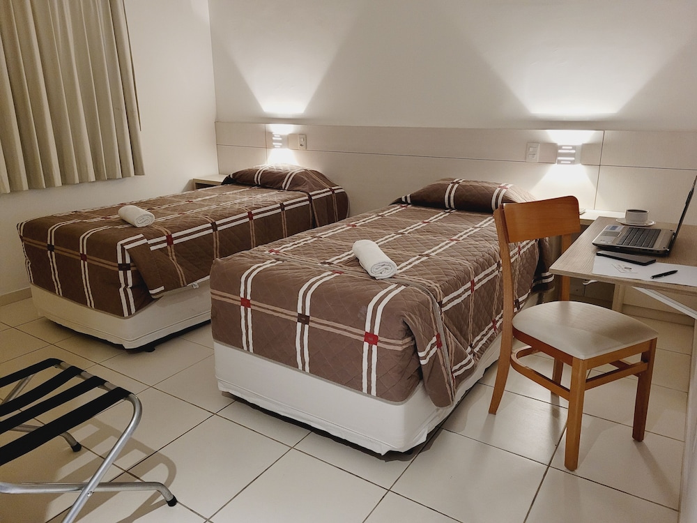 Standard Twin Room - Photo 1