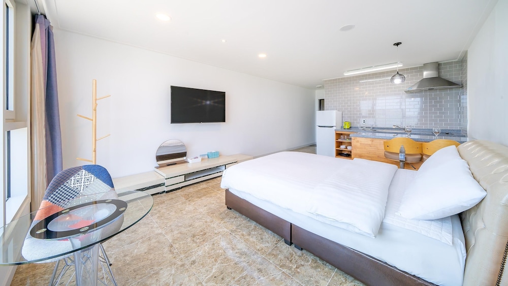 Basic Room, 1 Bedroom (Danbi(ocean view)) photo 2