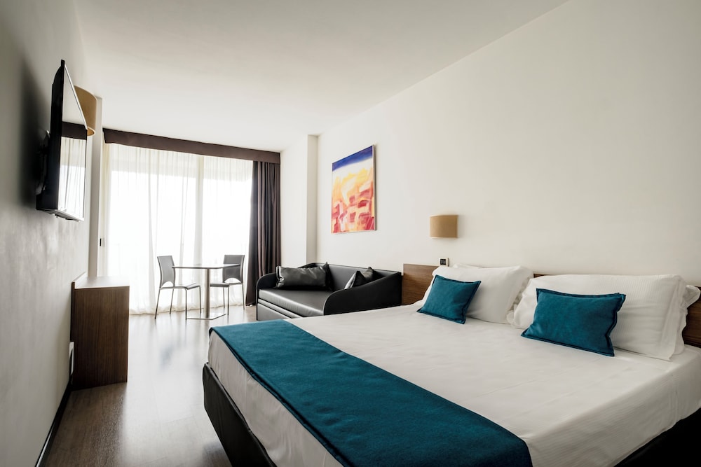 Junior Suite, 1 Queen Bed with Sofa bed photo 1