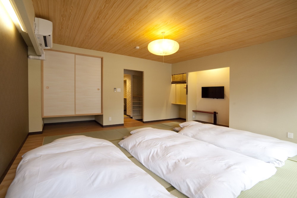 Deluxe Japanese-Style Room photo 3