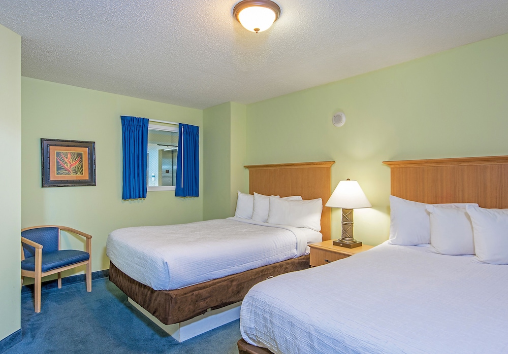 Oceanfront Deluxe Two Bedroom Condo - Photo 2