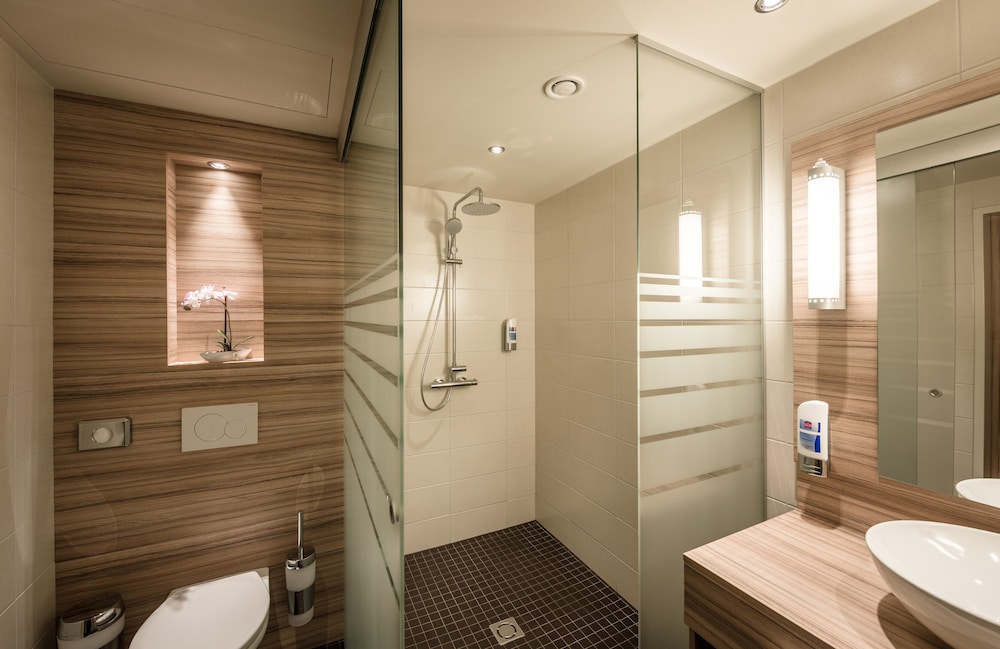 Family Triple Room thumbnail 6