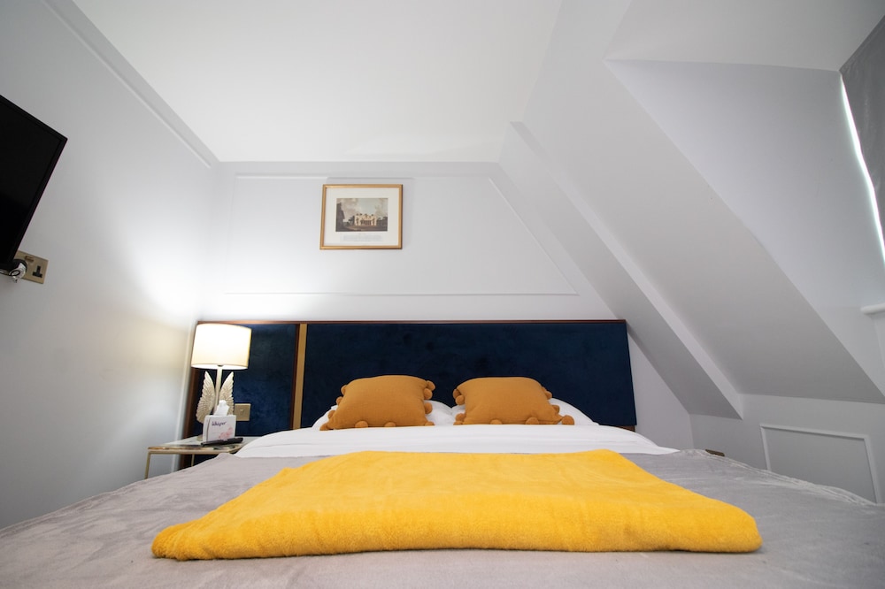 Basic Double Room, Private Bathroom photo 2