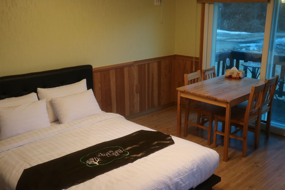 Bed Room (8 PY) - Photo 1