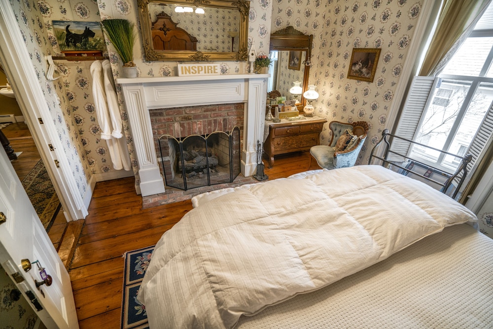 Suite, 1 Queen Bed (The Windsor Suite) photo 1