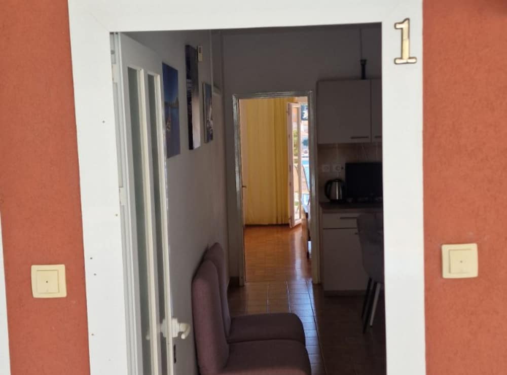Apartment (One Bedroom Apartment with Balcony an)