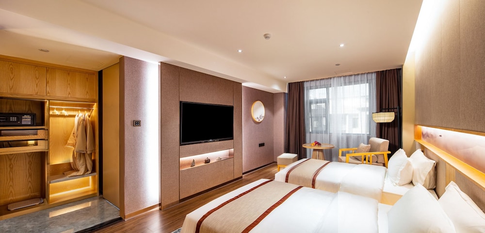 Standard Room, City View photo 1