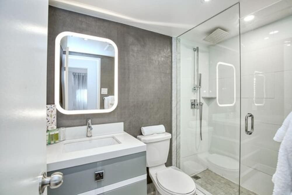 Standard Suite - Photo 4