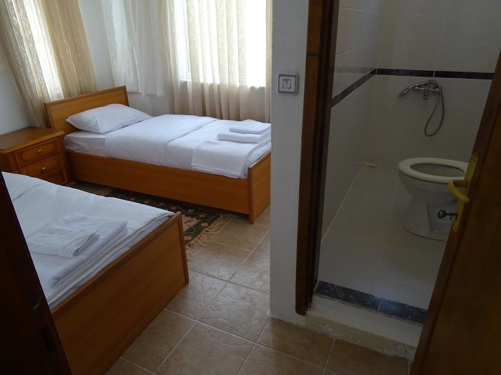 Standard Twin Room photo 1