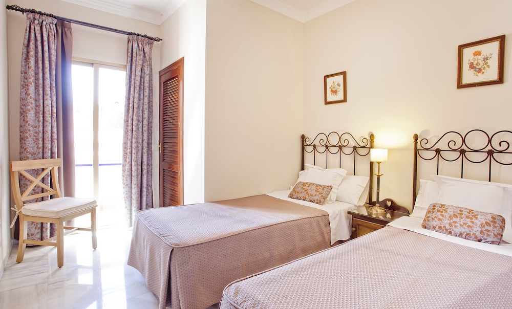 Apartment, 2 Bedrooms, Terrace, Sea View - Photo 2