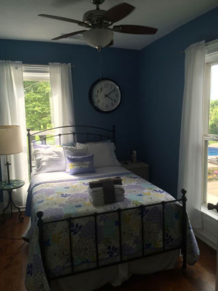 Bert Room photo 2