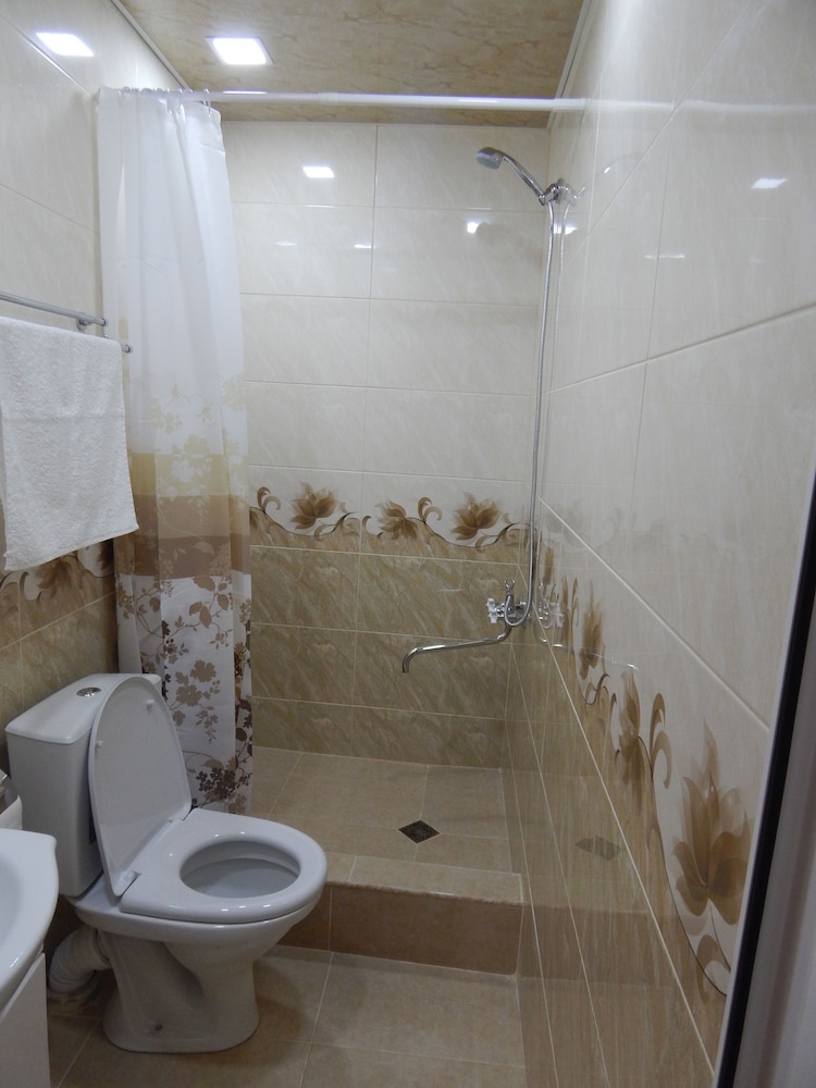 Economy Double Room, Multiple Beds, Mountain View photo 2