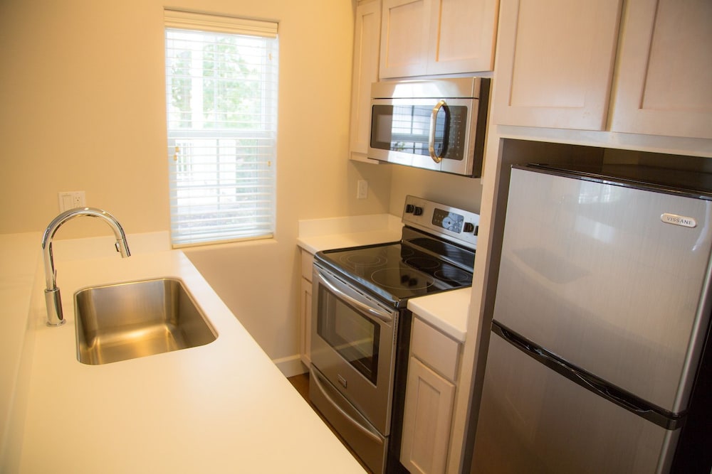 Suite, 2 Queen Beds (Hillside) - Photo 4