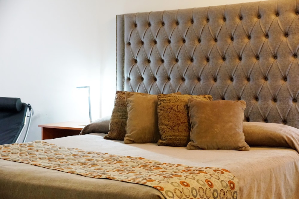 Deluxe Suite photo 2