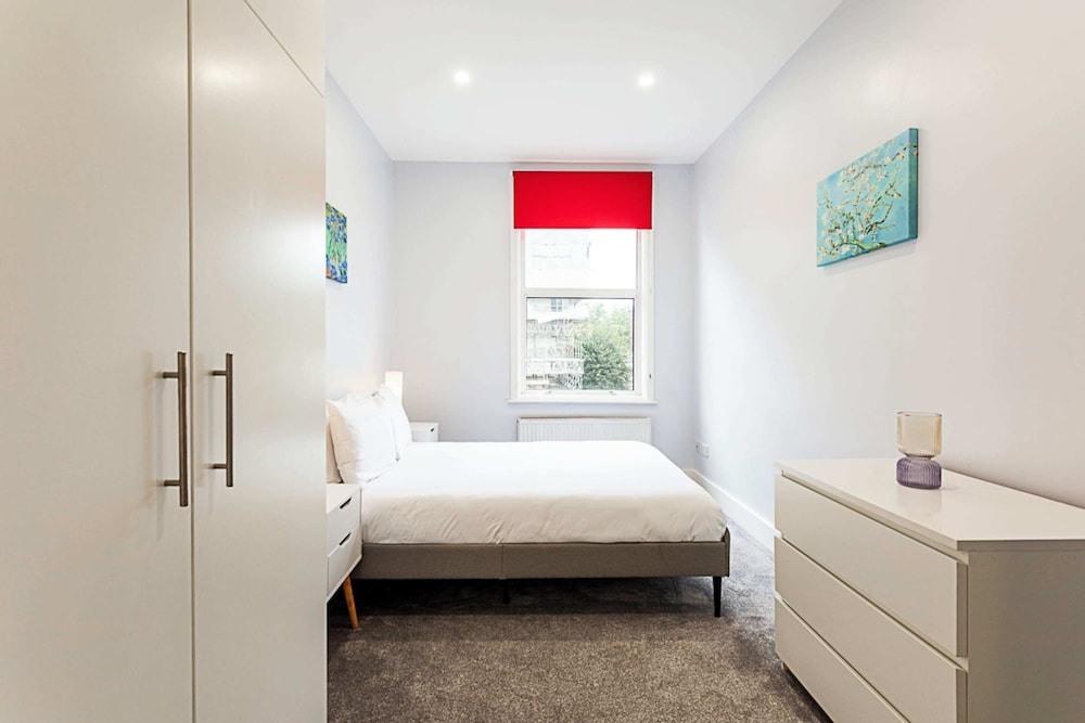 Basic Apartment photo 2