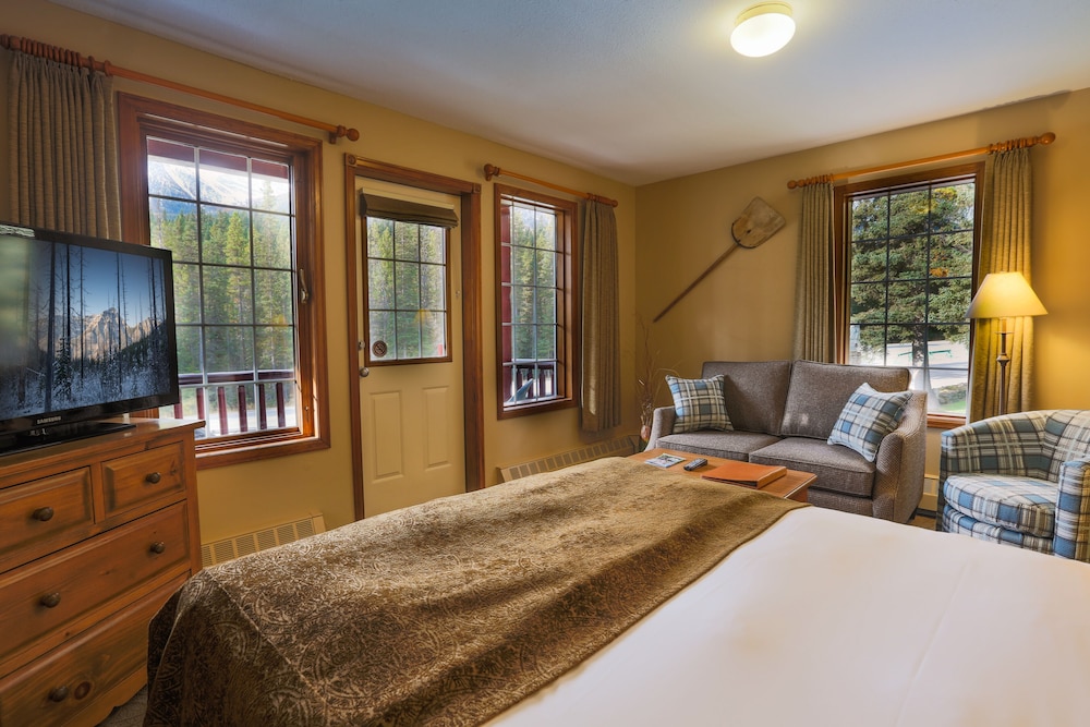 Saddleback Suite (Street Facing) photo 2