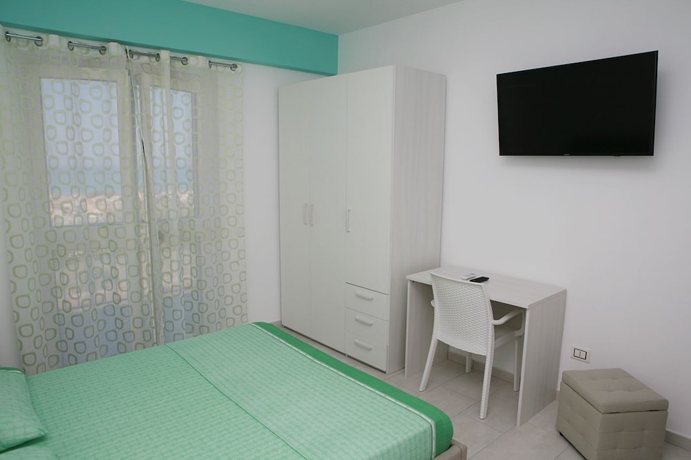 Panoramic Quadruple Room, Sea View photo 2