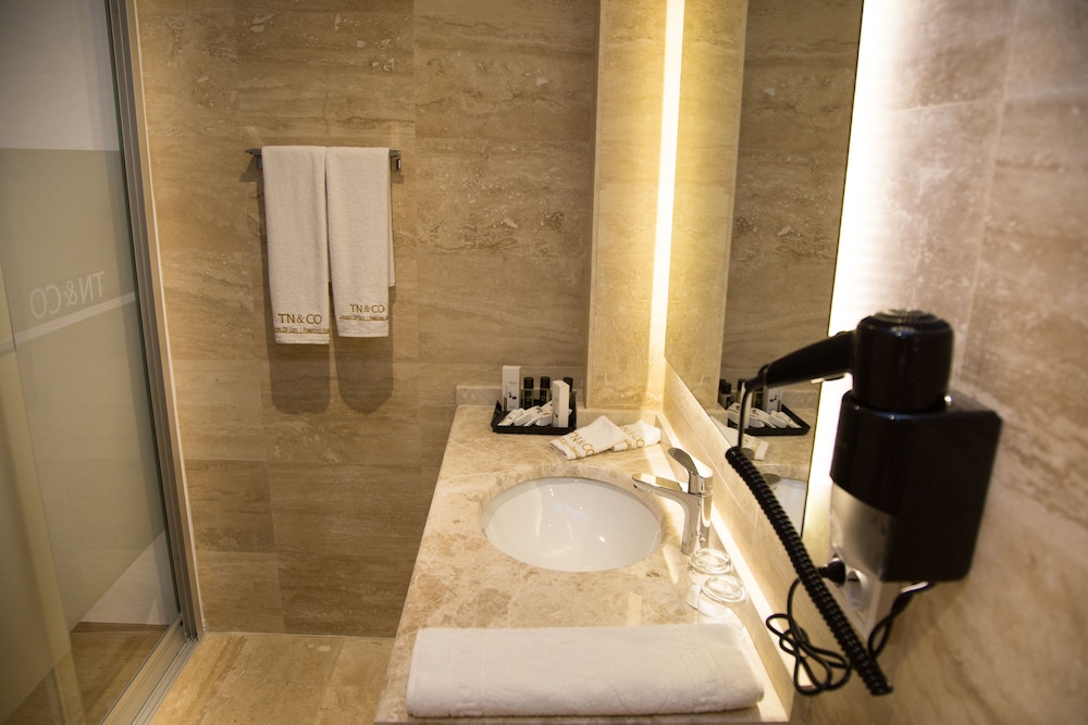 Deluxe Room, 1 Bedroom, Non Smoking, City View photo 2