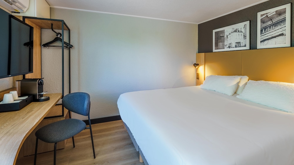 Superior Room, 1 King Bed - Photo 4