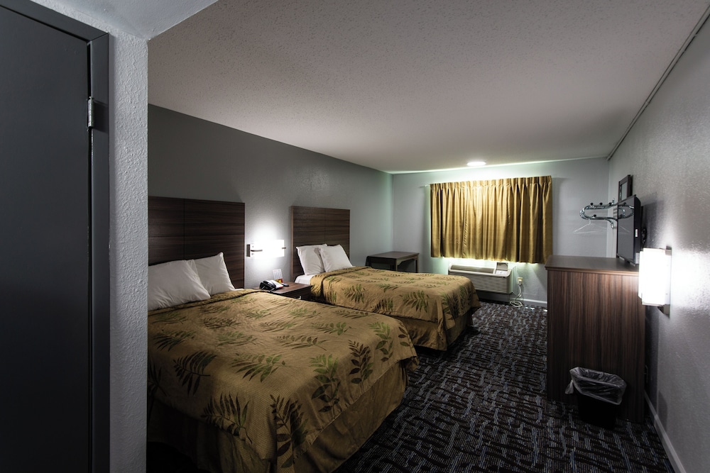 Standard Room, 2 Double Beds, Non Smoking
