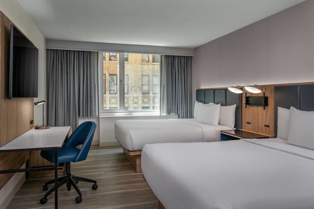 Room, 2 Queen Beds (Mobility/Hearing Access, Roll-In Shwr)