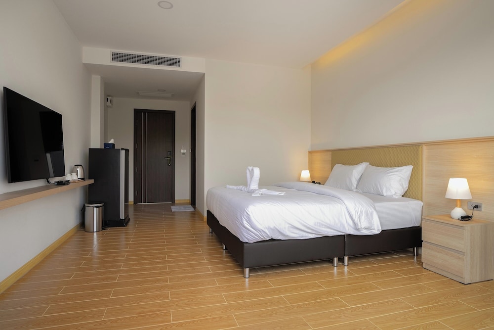 Suite, River View