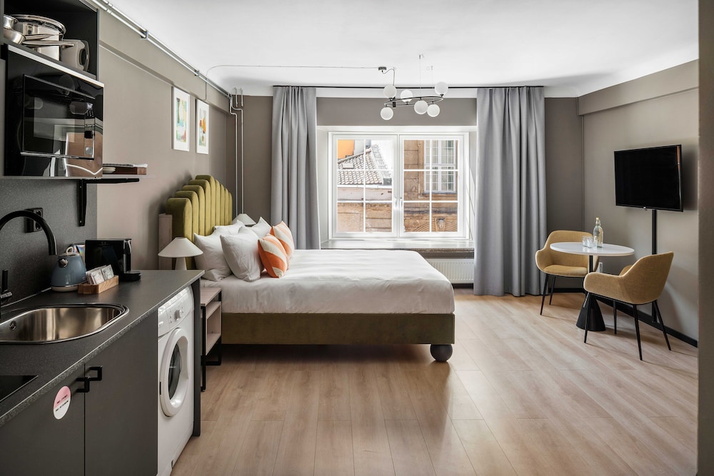Large Studio with Kitchenette