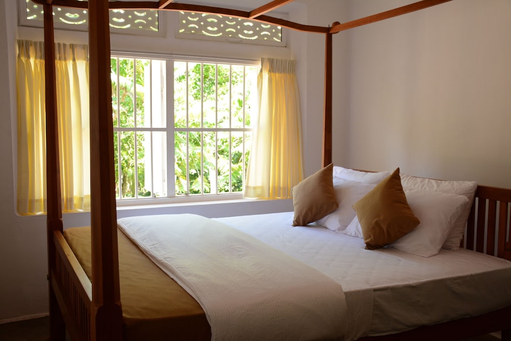 Standard Suite, 2 Twin Beds, Private Bathroom, Garden View photo 1