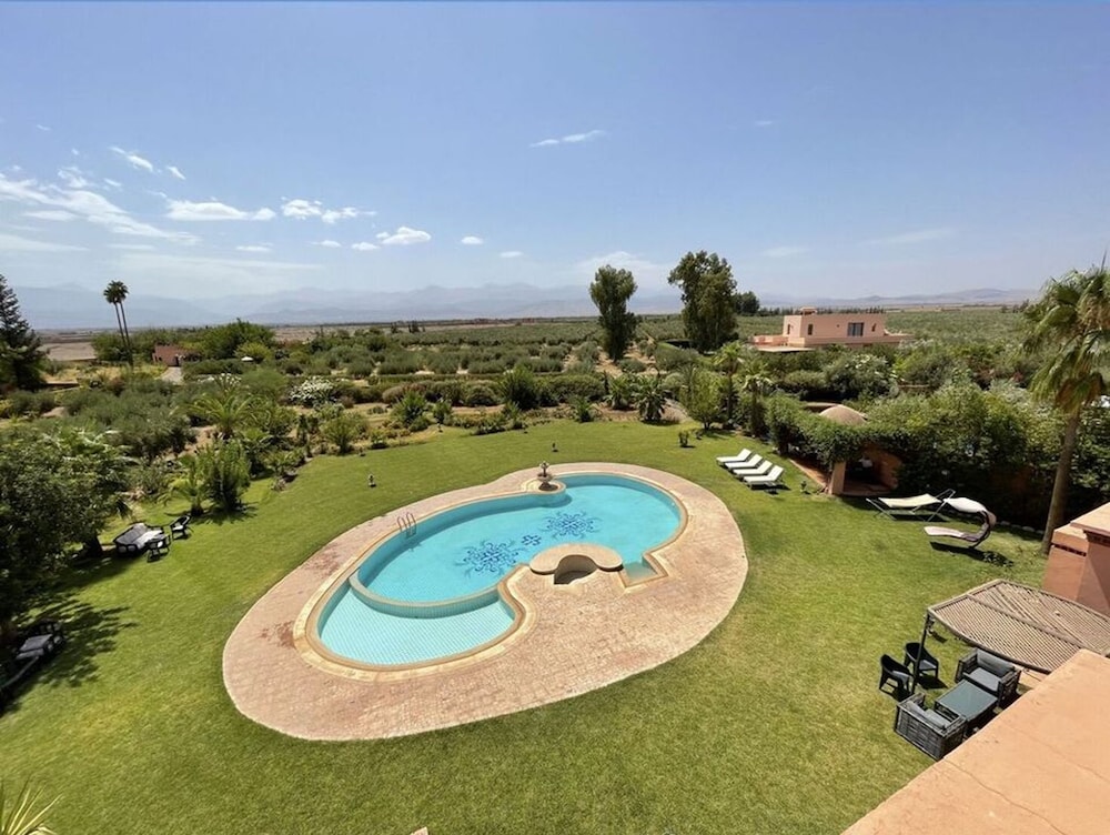 Villa photo 3