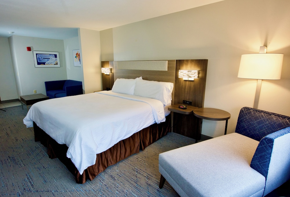 Suite, 1 King Bed (Additional Living Area) - Photo 5