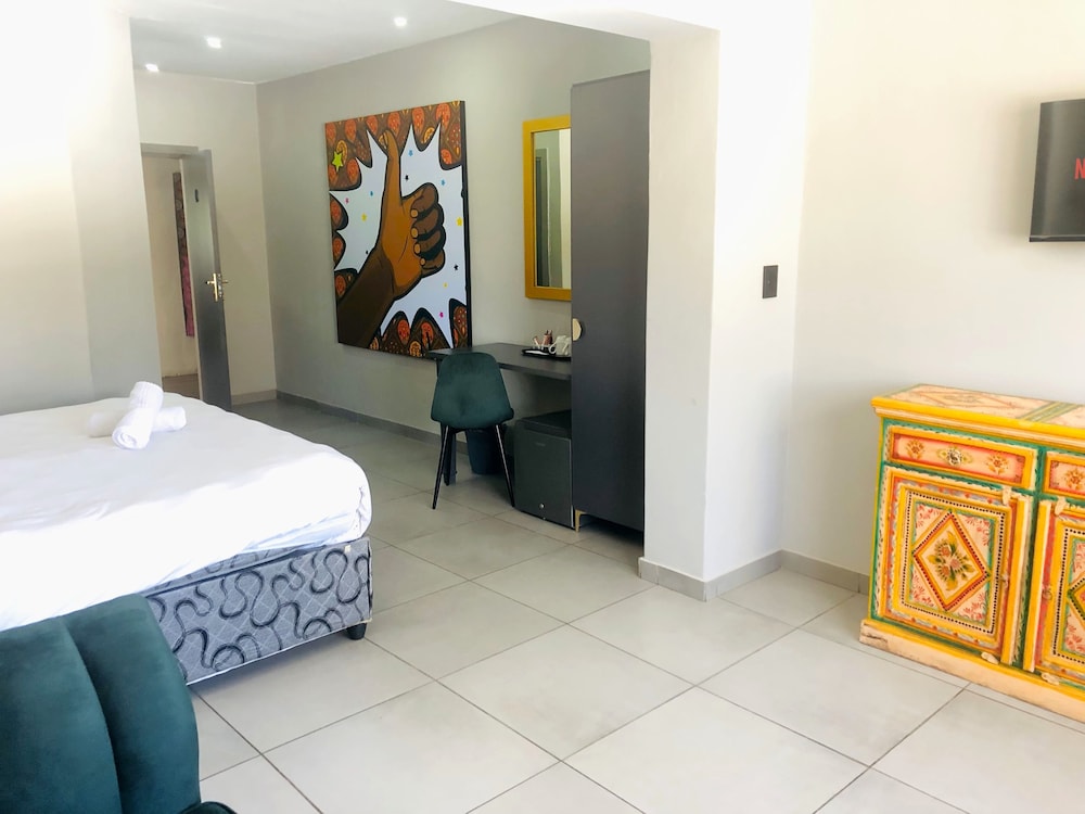 Standard Twin Room, 2 Twin Beds - Photo 9