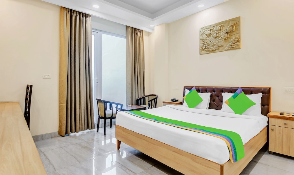 Deluxe Room - Photo 1