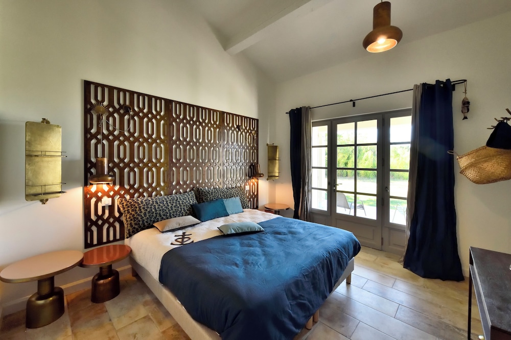 Romantic Room, 1 King Bed photo 1