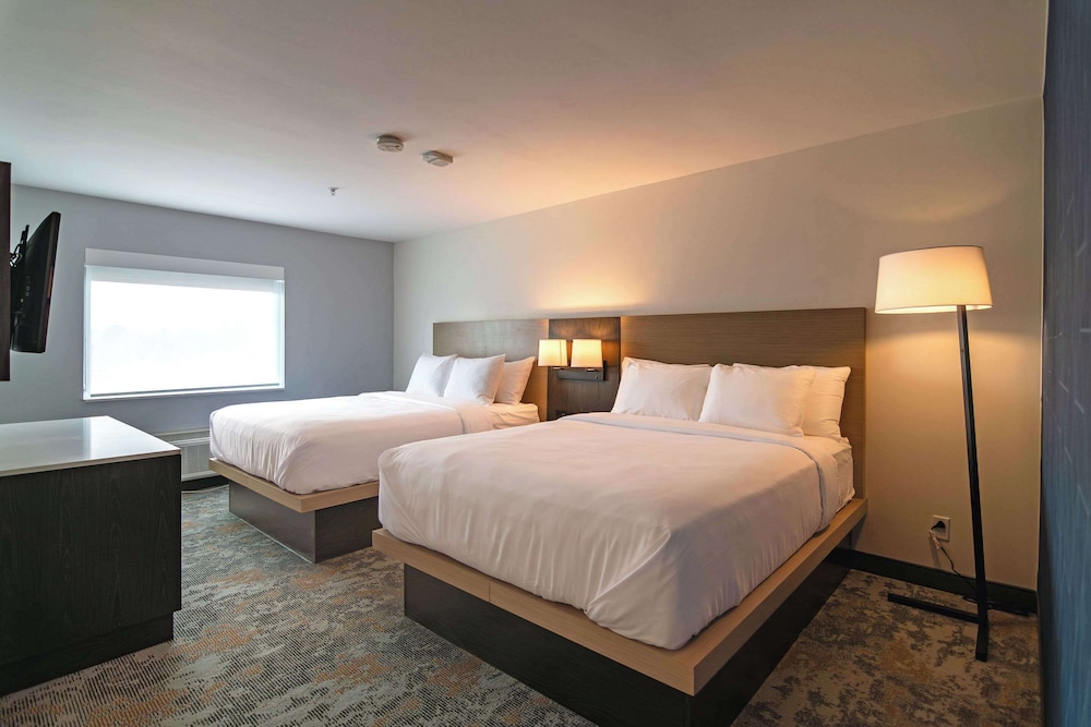 Suite, Multiple Beds, Non Smoking (Upgrade) photo 1