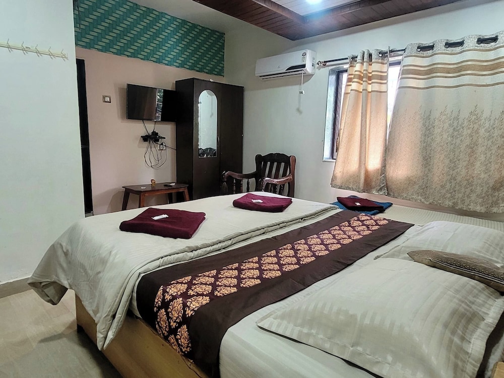 Triple Bed Non AC Room - Photo 7
