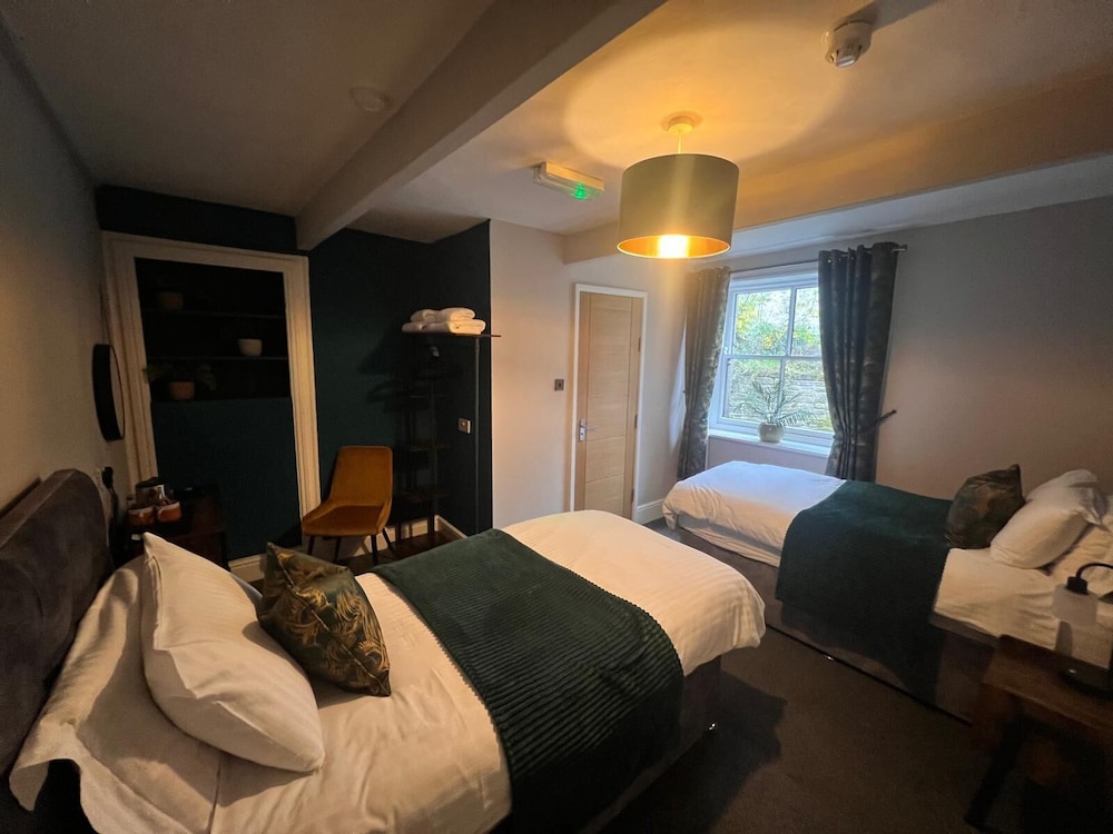 Superior Twin Room, Ensuite photo 3