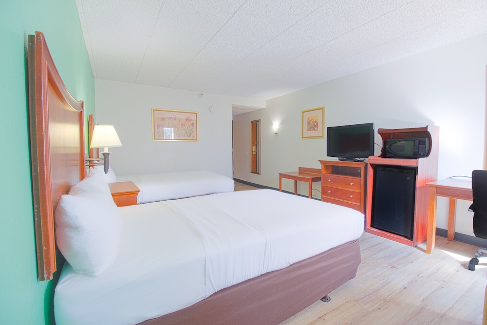 Room, 2 Double Beds, Kitchenette - Photo 2