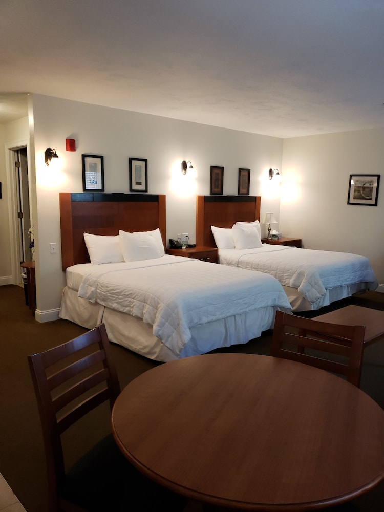 Superior Room, 2 Queen Beds photo 2
