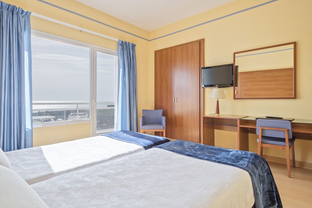 Twin Room, Balcony, Sea View photo 3