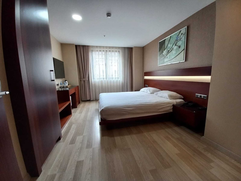 Economy Double Room photo 2