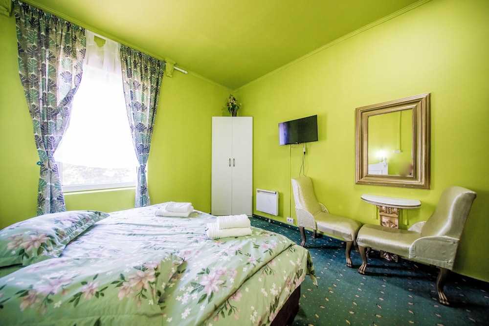 Basic Double Room