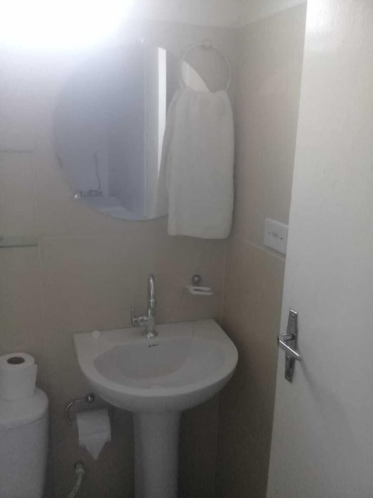 Economy Double Suite photo 3