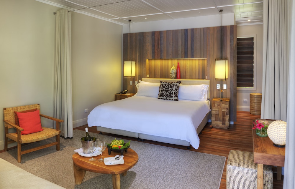 Beachfront Villa - Photo 2