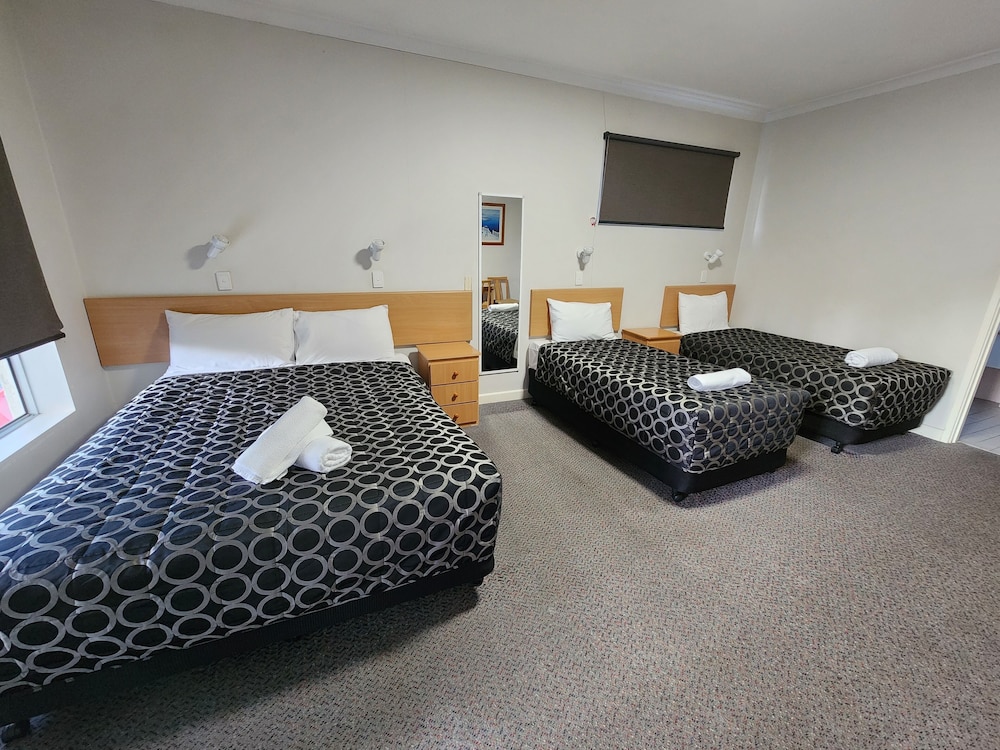Family Quadruple Room, 1 Bedroom, Pool View, Ground Floor photo 1