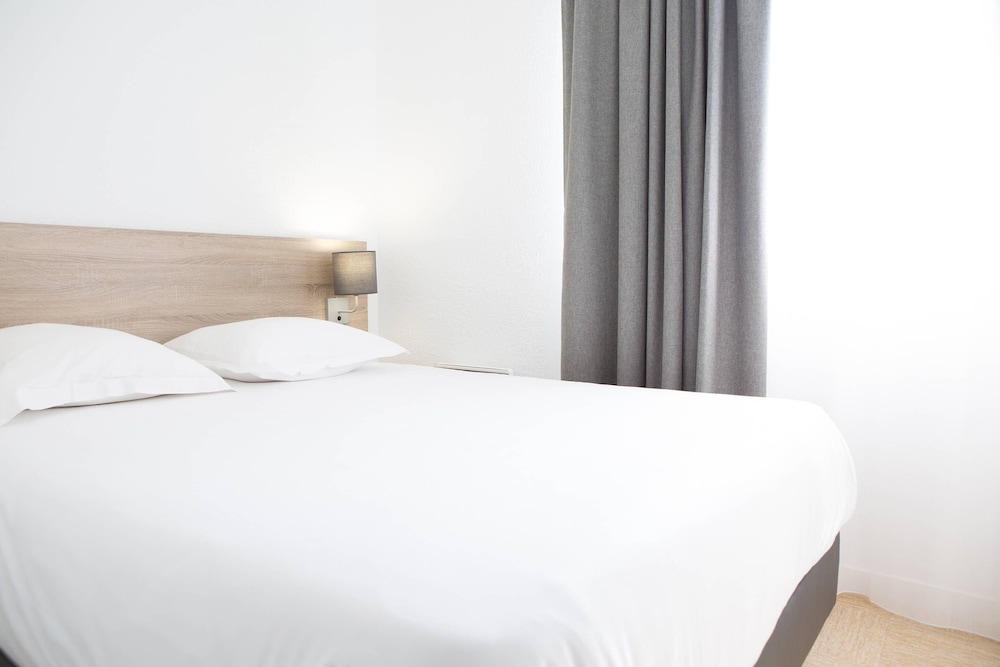 Standard Room, 1 Double Bed with Sofa bed, Non Smoking - Photo 6